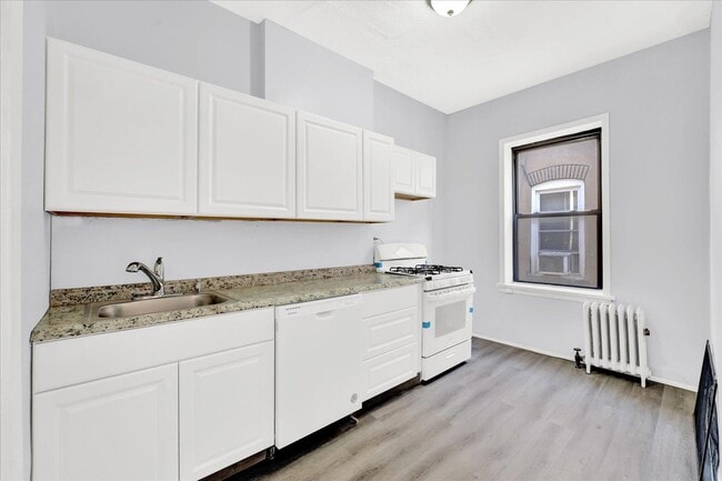 Building Photo - 2988 John F. Kennedy Blvd