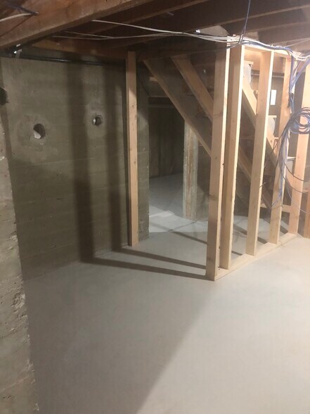 storage space - 454 E 850 S