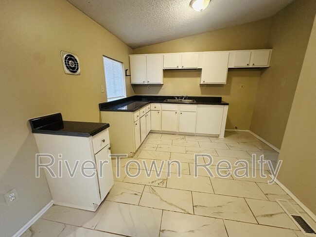 Building Photo - 4328 Park Forest Dr