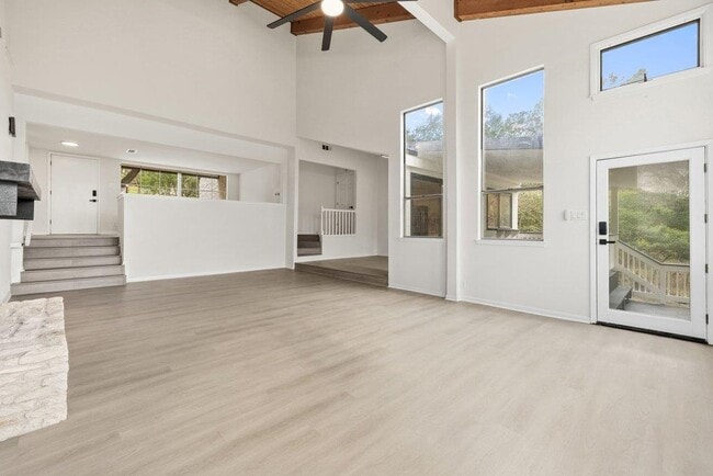 Building Photo - 2204 Toro Canyon Rd