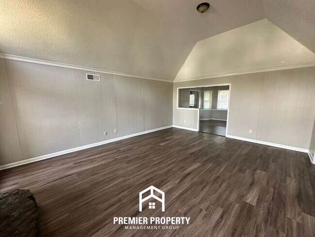 Building Photo - 4440 Castle Heights Dr