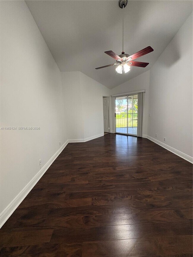 Building Photo - 6579 Via Regina