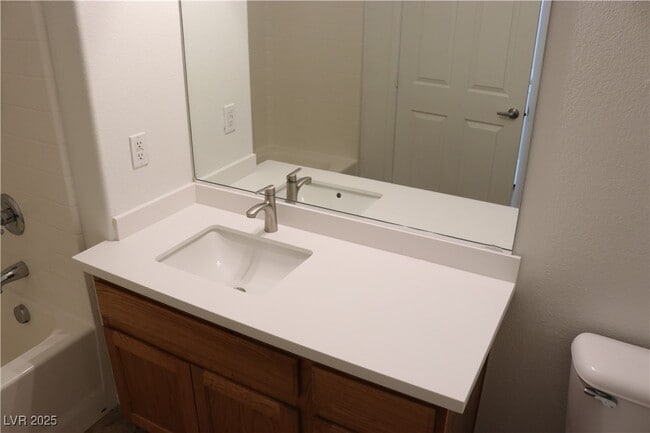 Building Photo - 50 Aura de Blanco St