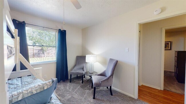 Building Photo - 3906 Sioux Cir