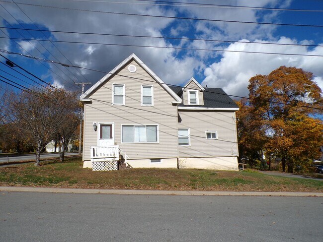 Primary Photo - 228 Main St