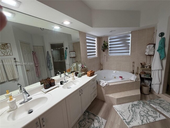 Building Photo - 6762 SW 157th Ct