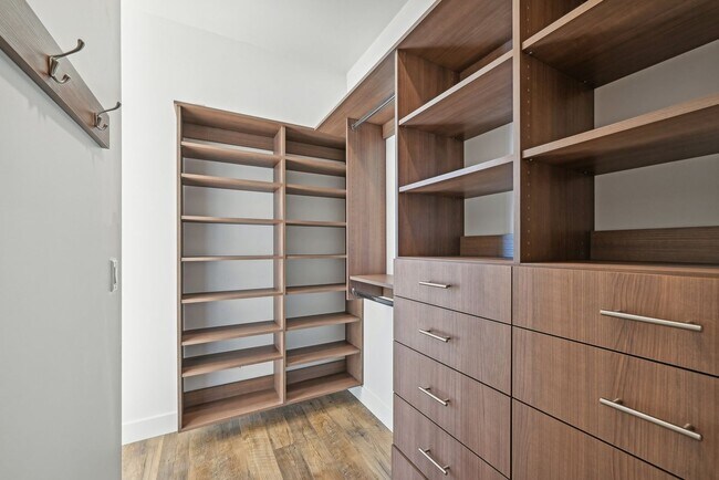 Building Photo - 2BR/2.5BA Condo in Central Ninth | Mountain Views, Solar & Walk to Everything