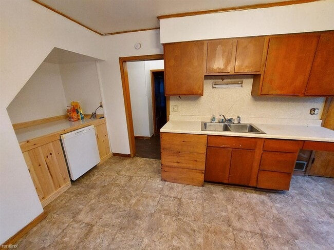 Building Photo - 3 br, 1 bath House - 181 Canal Street 1