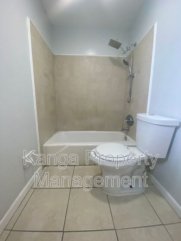 Building Photo - 3206 Louisiana Ave