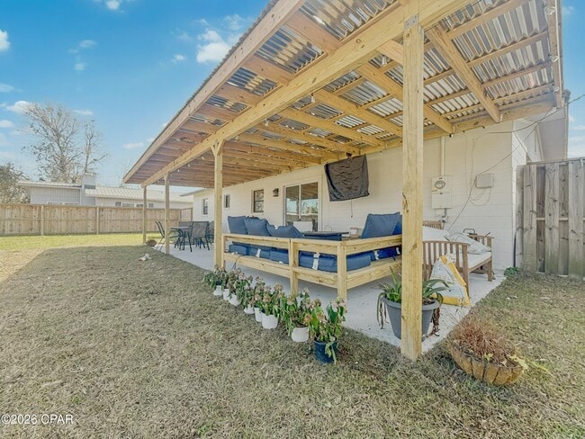 Building Photo - 412 W 18th Ct