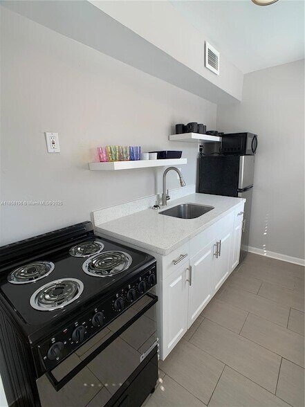 Building Photo - 1308 Drexel Ave