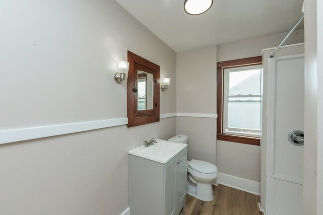 Building Photo - 2233 E 33rd St