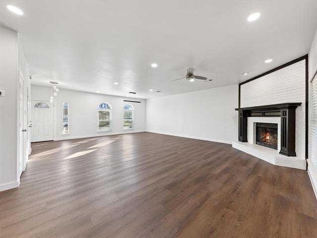 Building Photo - 2213 Loretta Ln