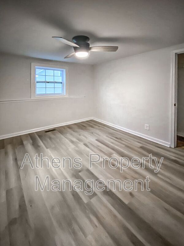 Building Photo - 183 Minor St