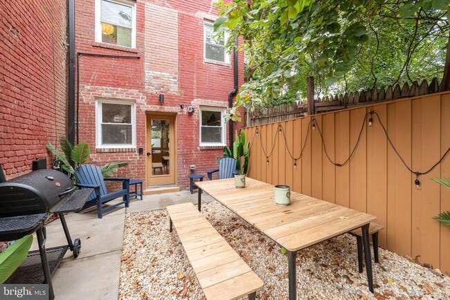 Building Photo - 2021 4th St NW