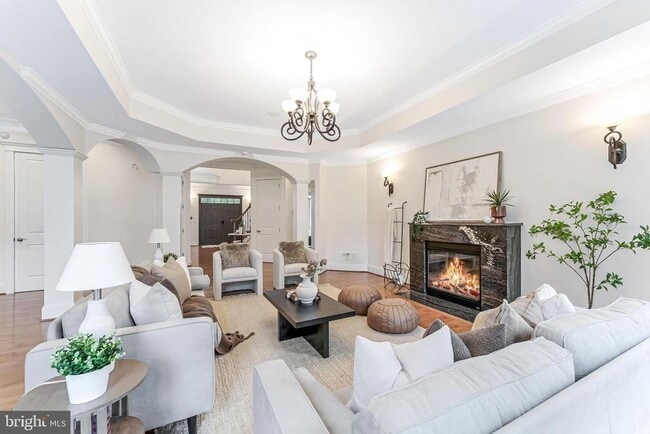 Building Photo - 829 Golden Arrow St