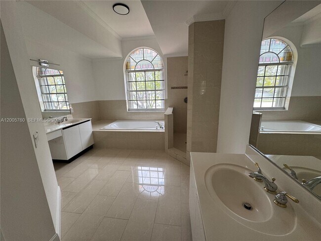 Building Photo - 15071 SW 136th Pl