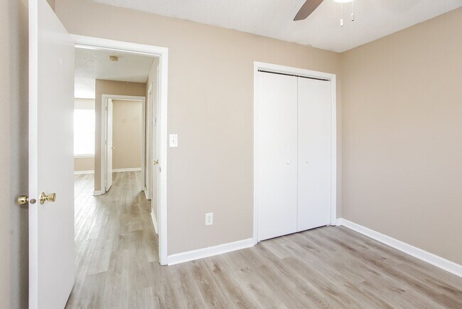 Building Photo - 7621 Blue Willow Dr