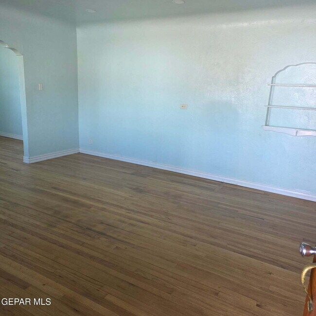 Building Photo - 4642 Walter Ln