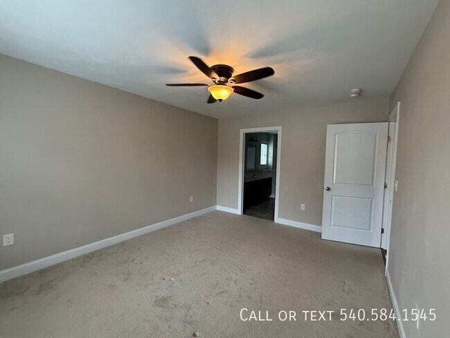 Building Photo - 839 Summerdean Ave NE