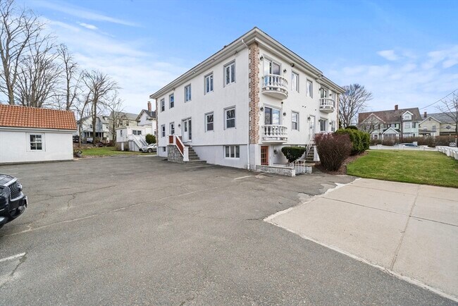 Building Photo - 1 Salem St