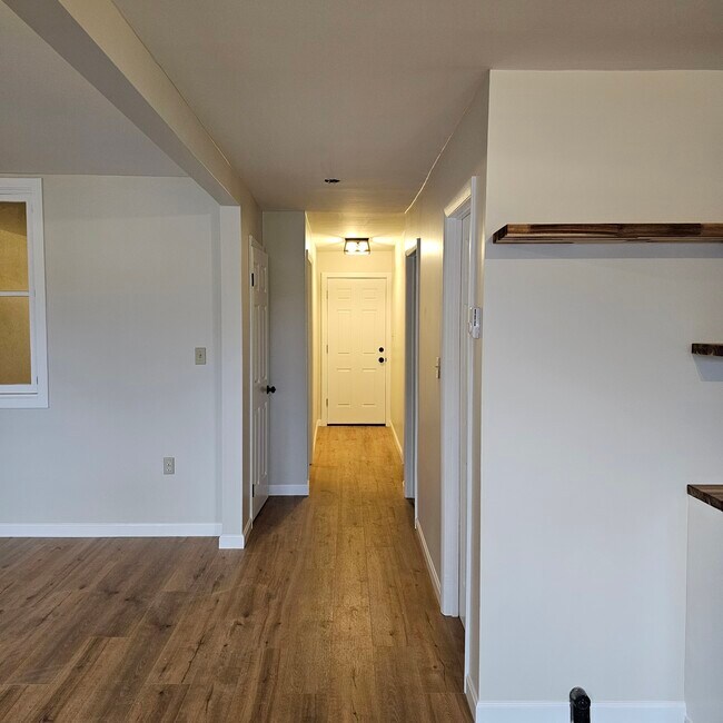 Building Photo - 43 W Main St