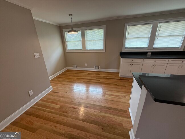 Building Photo - 657 Athens St