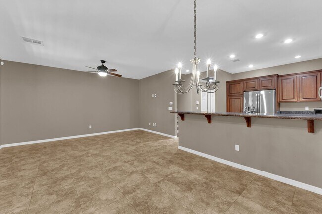 Building Photo - 2 Bed, 2.5 bath Townhome for rent in the h...