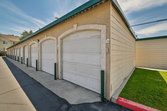 Building Photo - 150 S 800 E