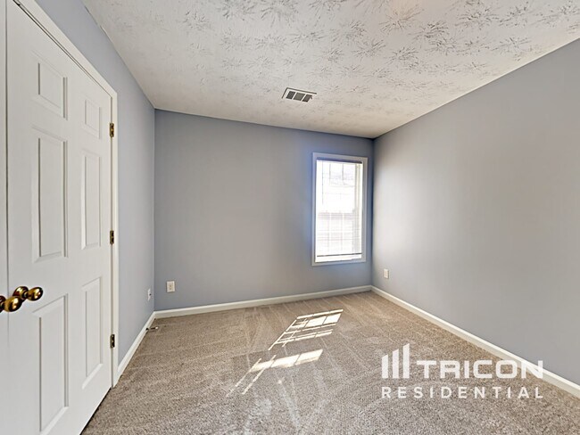 Building Photo - 5186 Hidden Meadow Ct