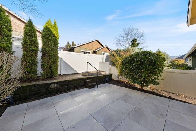 Building Photo - Beautiful Home in 55+ Community!