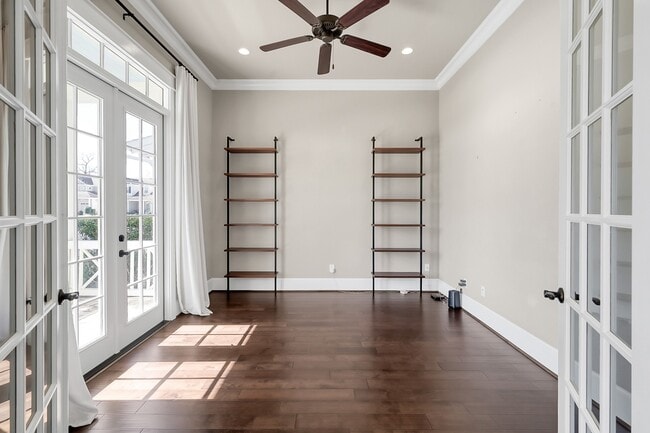 Building Photo - 2215 Blue Duck Ln