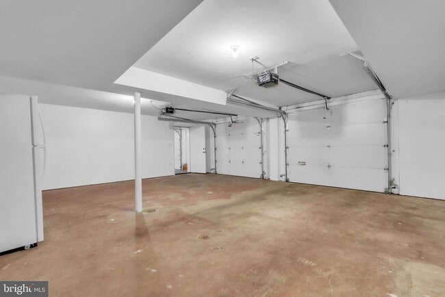 Building Photo - 6415 Bradley Blvd