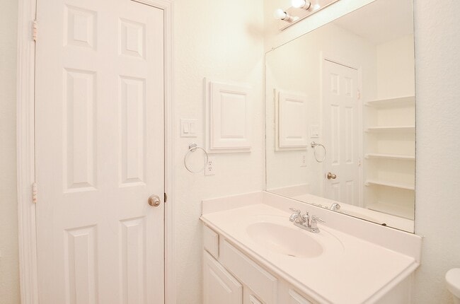 Building Photo - 14630 Windwood Park Ln