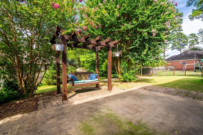 Building Photo - Updated 4BR/2BA One-Level Home on Maumelle Cul-de-Sac — Trail Access