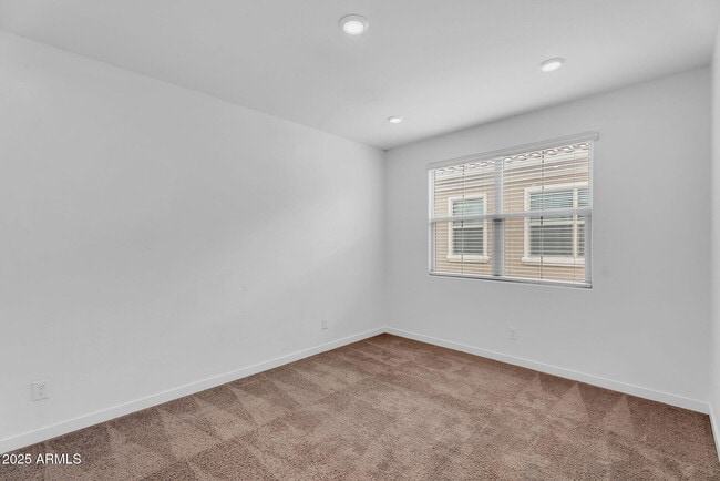 Building Photo - 1159 E Sabino Dr