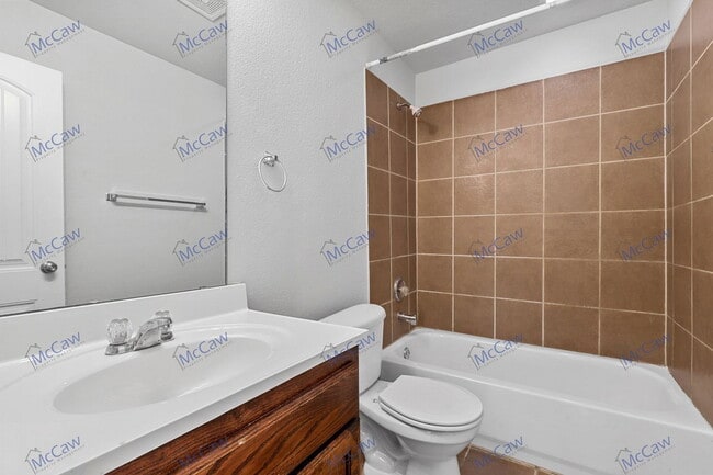 Building Photo - 3108 Lincoln Ave