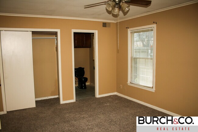 Building Photo - 1515 Kitchen St