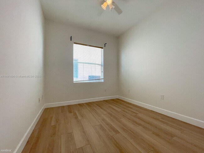 Building Photo - 4 br, 2 bath House - Vizcaya