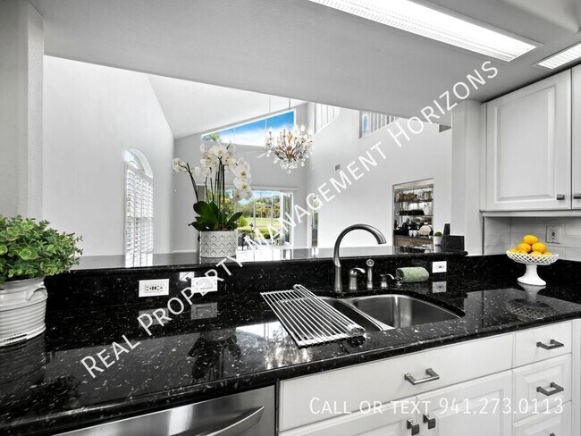Building Photo - 8737 Pebble Creek Ln
