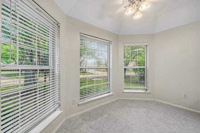 Building Photo - 12335 Shadowvista Dr