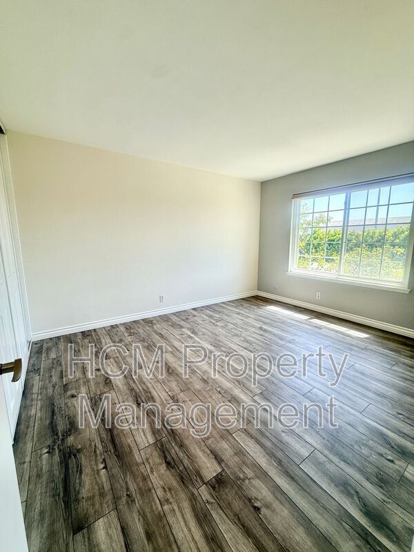 Building Photo - 16065 Mt Pico Ct