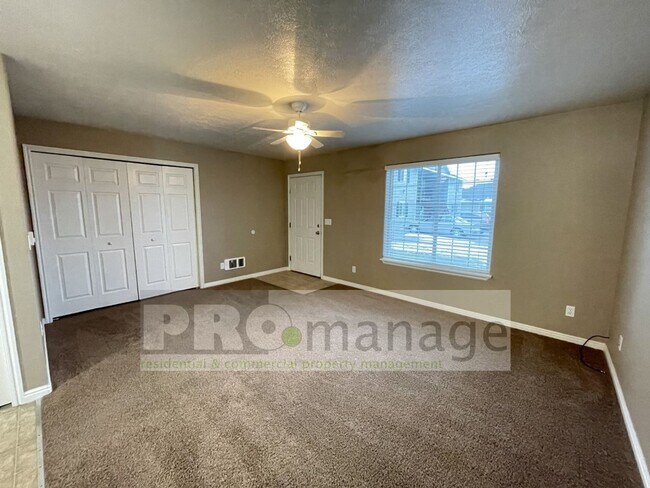 Building Photo - 3733 E Deloy Dr