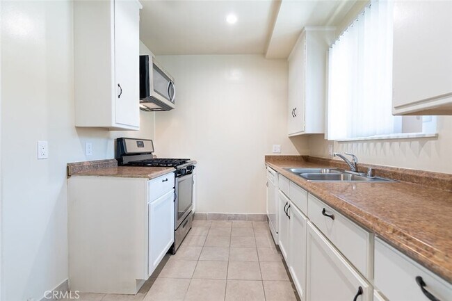 Building Photo - 1811 Sherer Ln