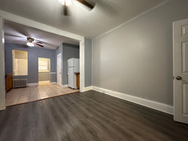 Building Photo - Spacious 3-Bedroom Home with Modern Interior Finishes