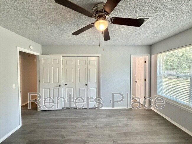 Building Photo - 1505 N Poplar Ave