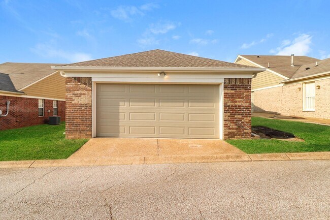 Building Photo - 10103 Nolton Cir