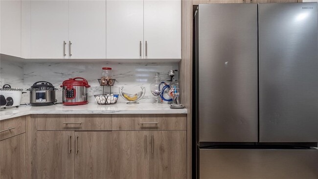 Building Photo - 8390 NW 103rd St