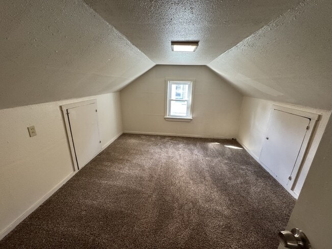 Building Photo - 13506 Bennington Ave