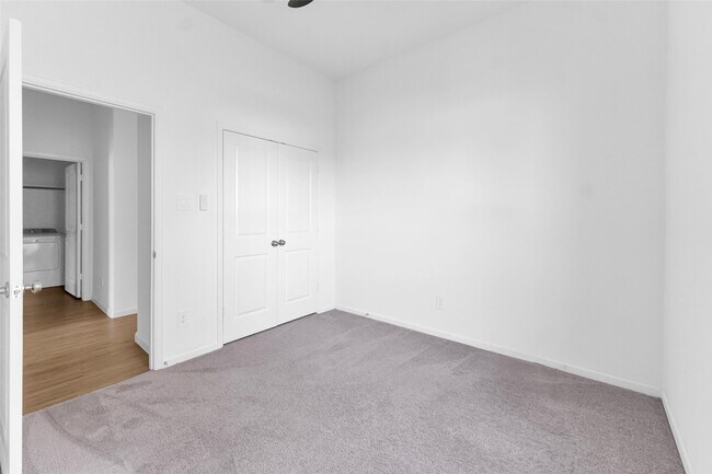 Building Photo - 1426 Northwood Blf Ln